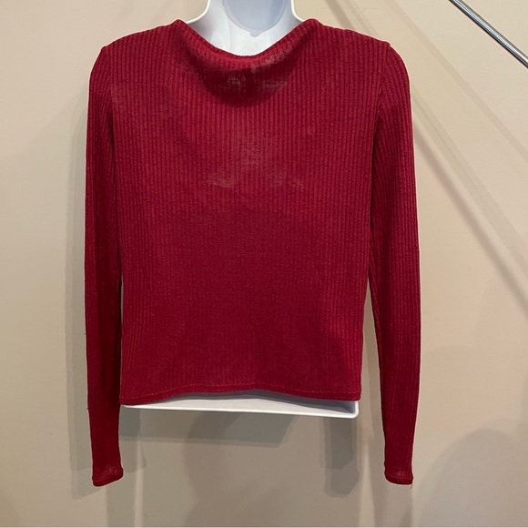 H&M Red lace up V neck croptop - Picture 3 of 8